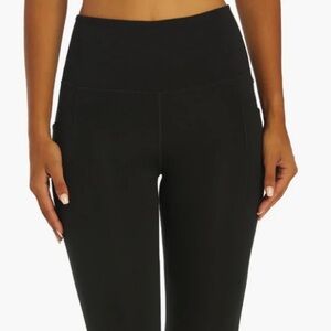 Prana High Waisted 7/8 Leggings With Pockets
Dark heather excellent condition 1X